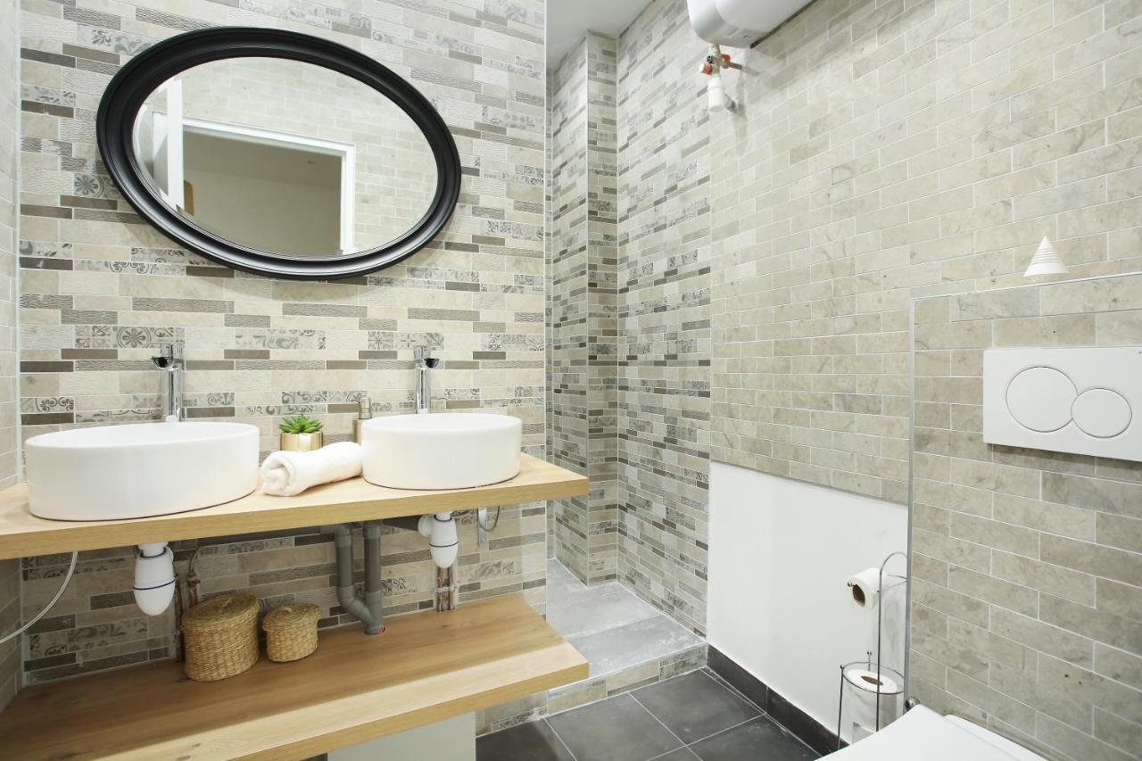 Appartement Rent A - 253, 2bdr Center Of Parijs